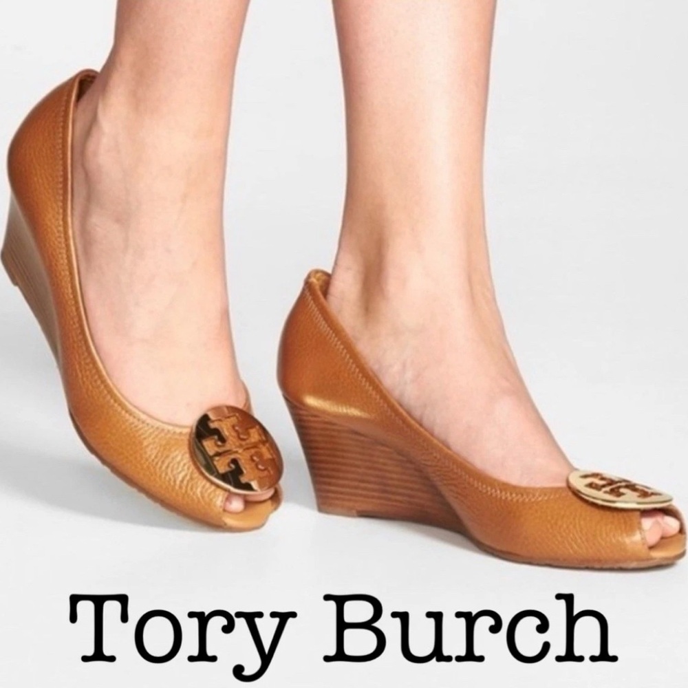 Tory Burch Brown leather Sally Wedges sz 6 excellent cond peep toe gold logo